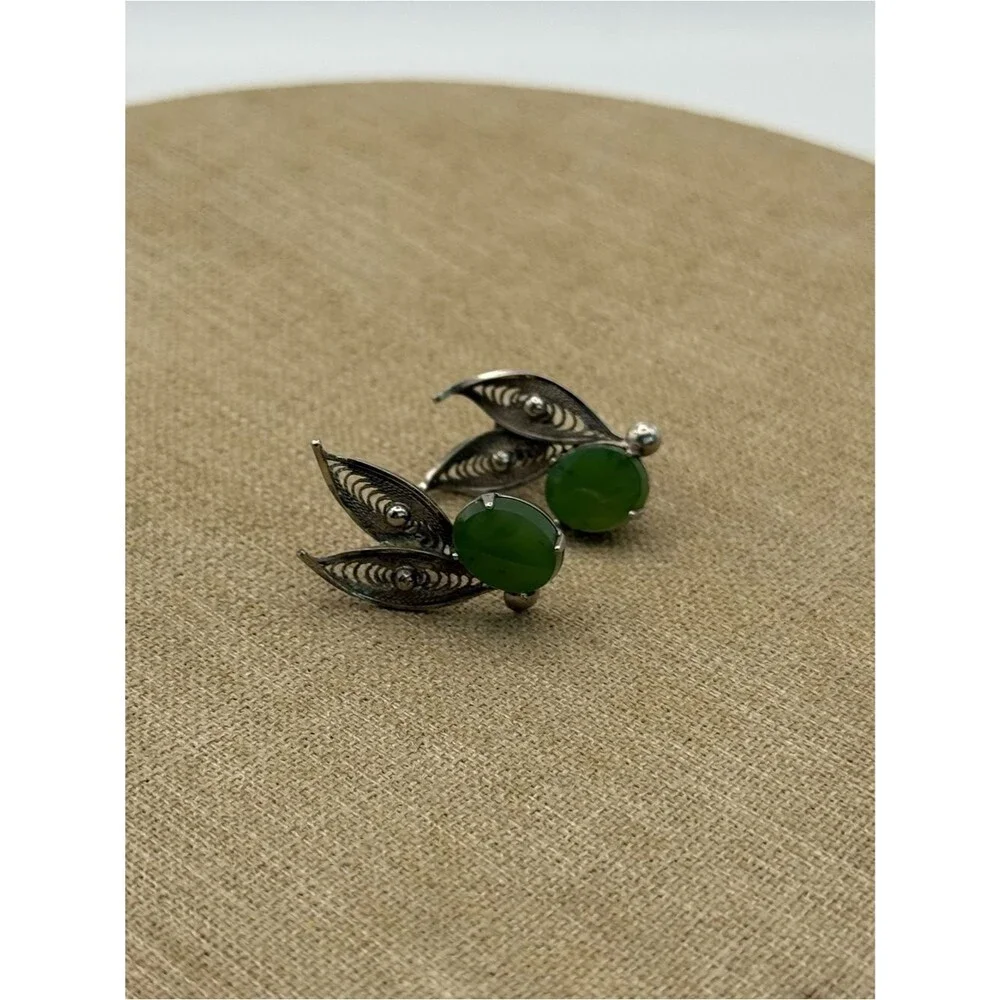 Vintage Elegant Green Stone Leaf-Accent Stud Earrings - Women Jewelry